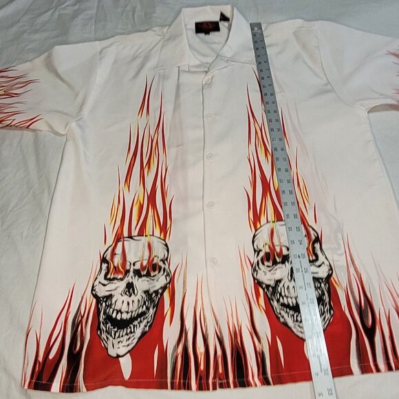 D Clothing Skulls & Flames Shirt Sz XL Button Up Short Sleeve Small Spot See Pic - Picture 11 of 11